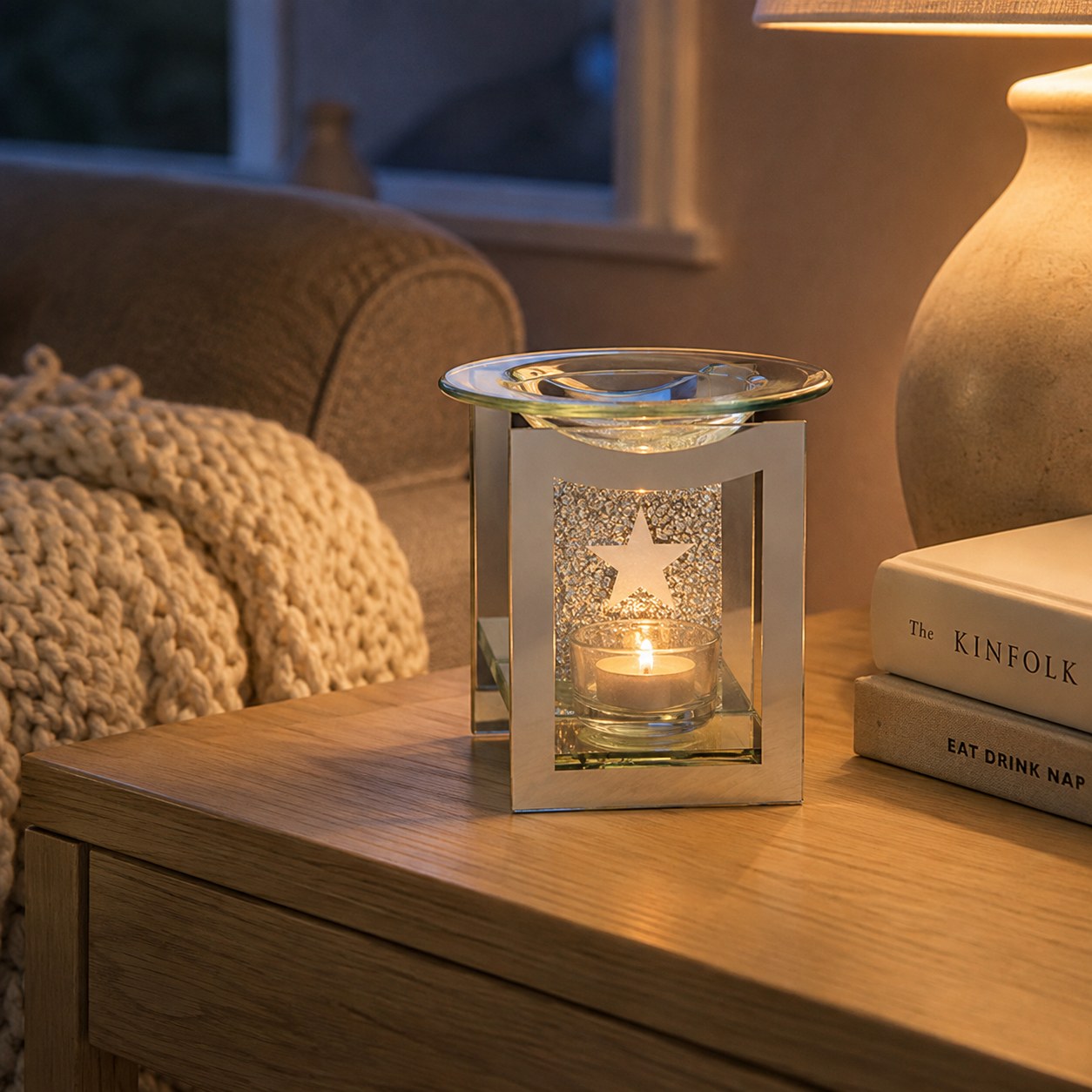 Star mirror crystal burner in a cosy living room
