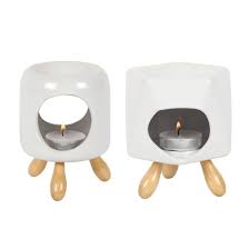 Modern oil burner with wooden legs -   Plus 15 Melts