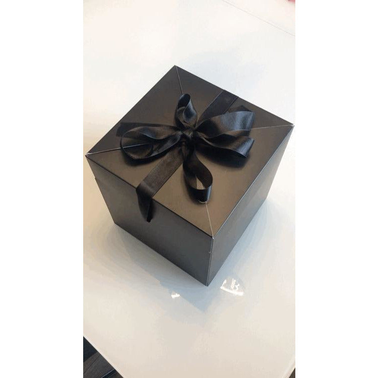Extra Large Luxury Gift Box - Contains Electric Burner,15 Melts , Exfoliating Soap Sponge.